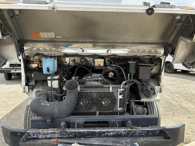 2008-workhorse-w62-image-10