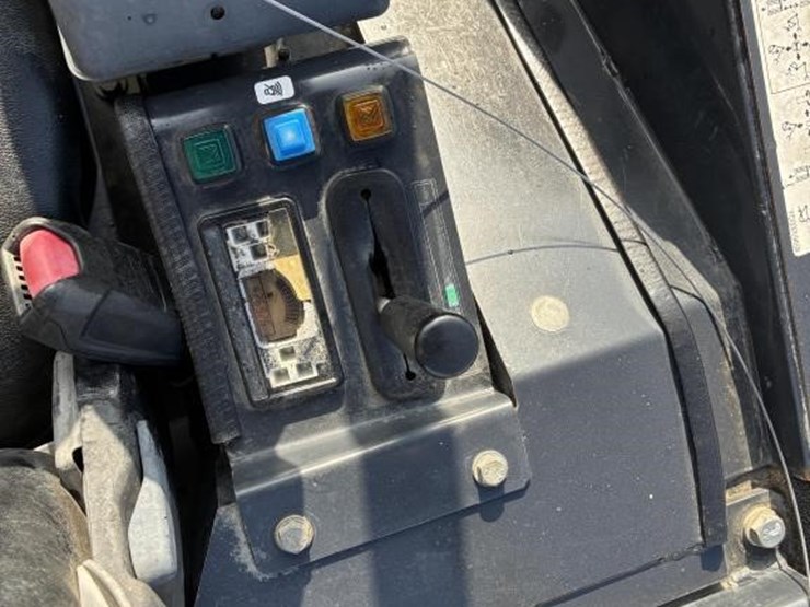 2017-deere-26g-image-23