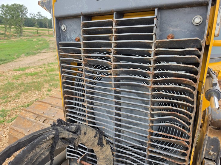2015-deere-700k-image-114