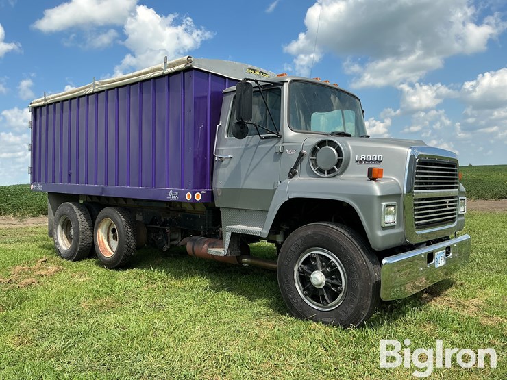 1989-ford-l800-image-3