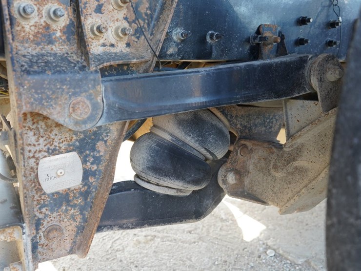 2014-mack-granite-gu713-image-29