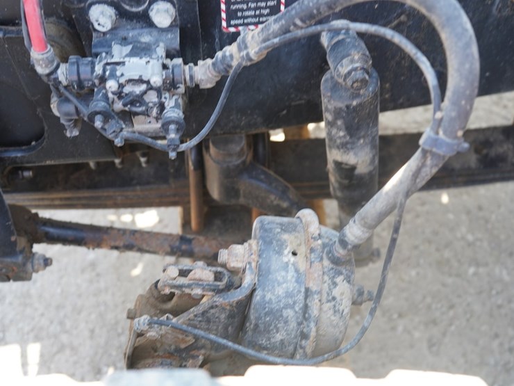 2014-mack-granite-gu713-image-18