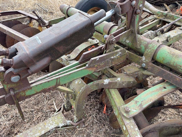 john-deere-11-image-32