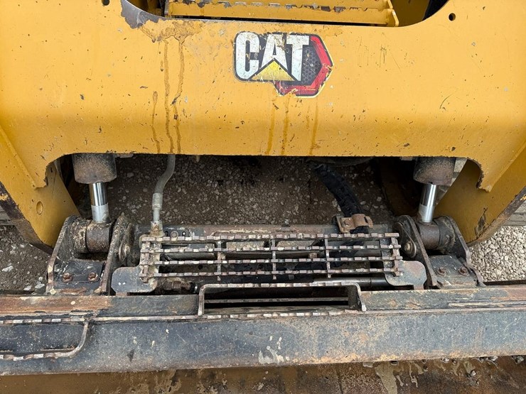 2020-caterpillar-289d3-image-11