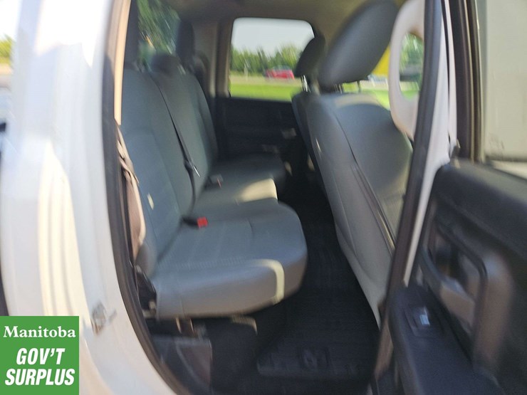 2015-dodge-1500-image-23