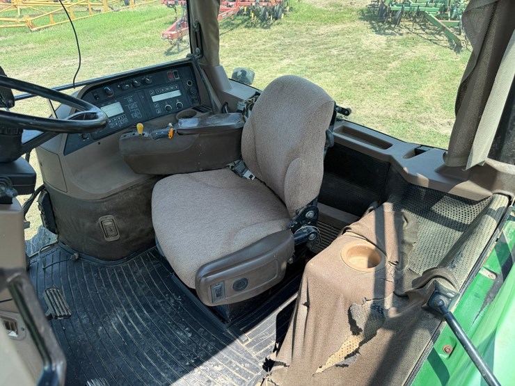 john-deere-8410t-image-72