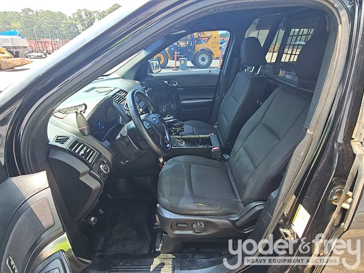 2017-ford-explorer-xlt-image-44