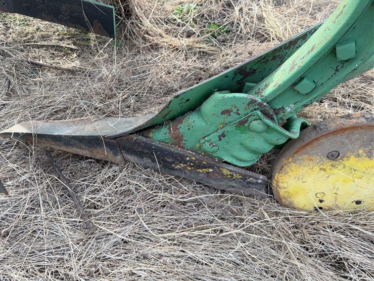john-deere-pull-type-two-bottom-plow-image-19