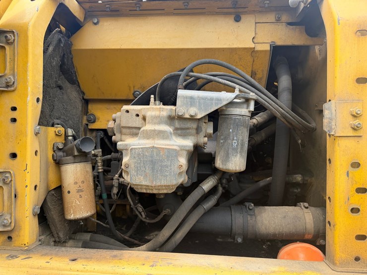 komatsu-pc200-image-54