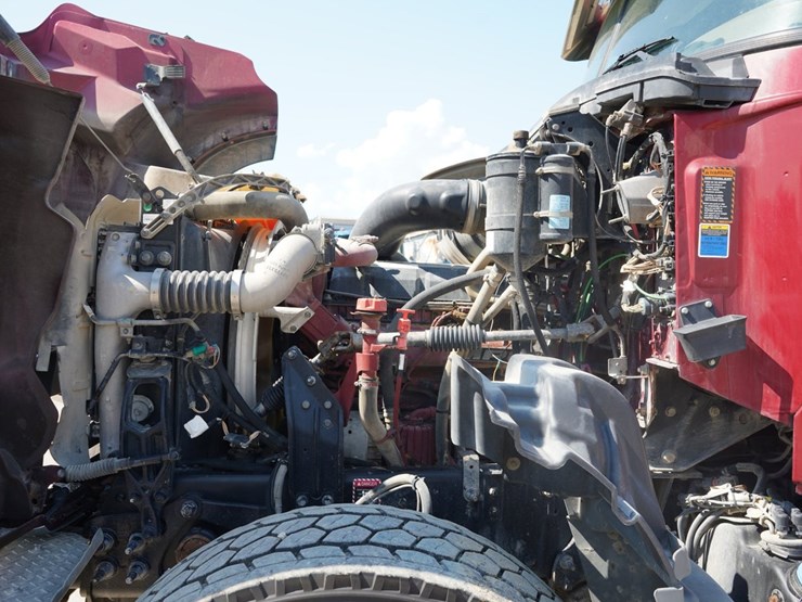 2018-mack-granite-gu713-image-41
