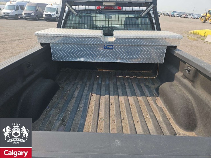 2015-gmc-sierra-2500hd-image-15