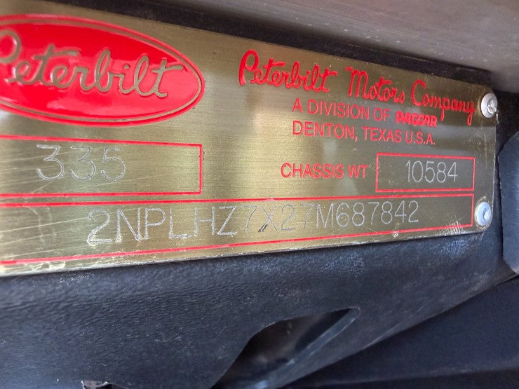 2007-peterbilt-335-image-91