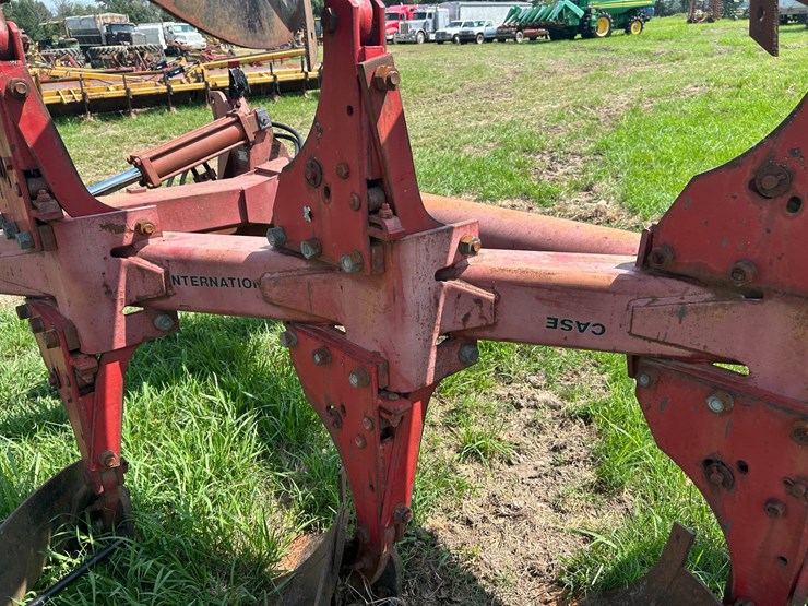 case-ih-165-image-11