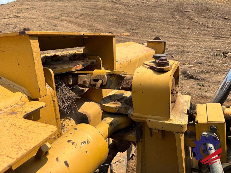 2015-caterpillar-d6t-lgp-image-28