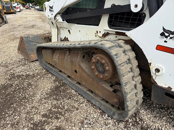2012-bobcat-t750-image-16