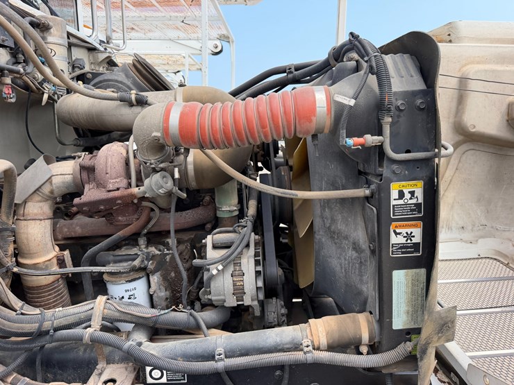 2007-peterbilt-335-image-88