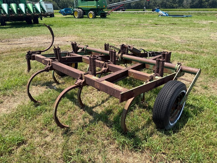 john-deere-100-image-3
