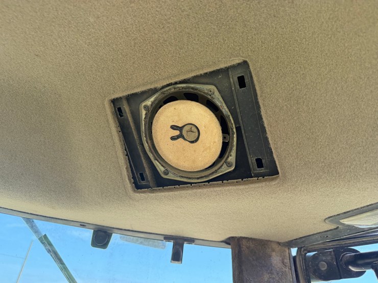 john-deere-8410t-image-82
