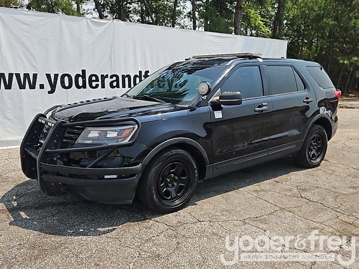 2017-ford-explorer-xlt-image-1