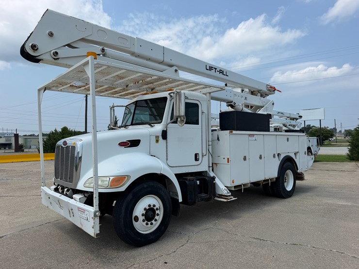 2007-peterbilt-335-image-1