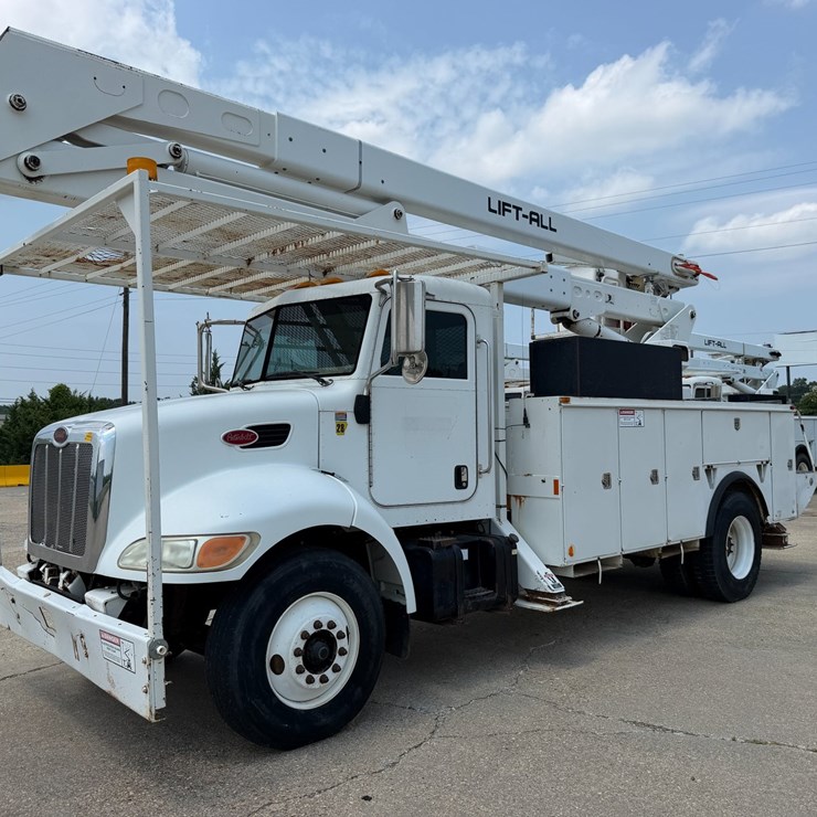 2007 PETERBILT 335