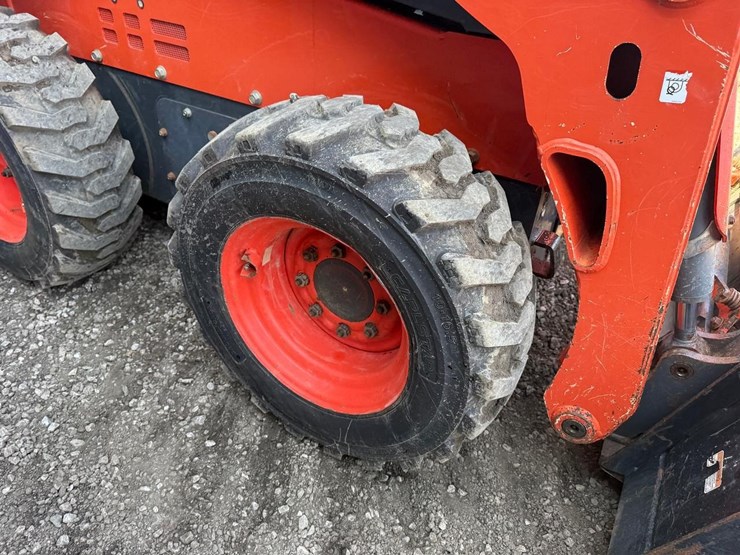 kubota-ssv65-image-12