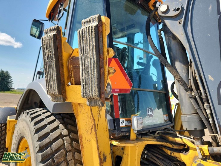 deere-410l-image-50