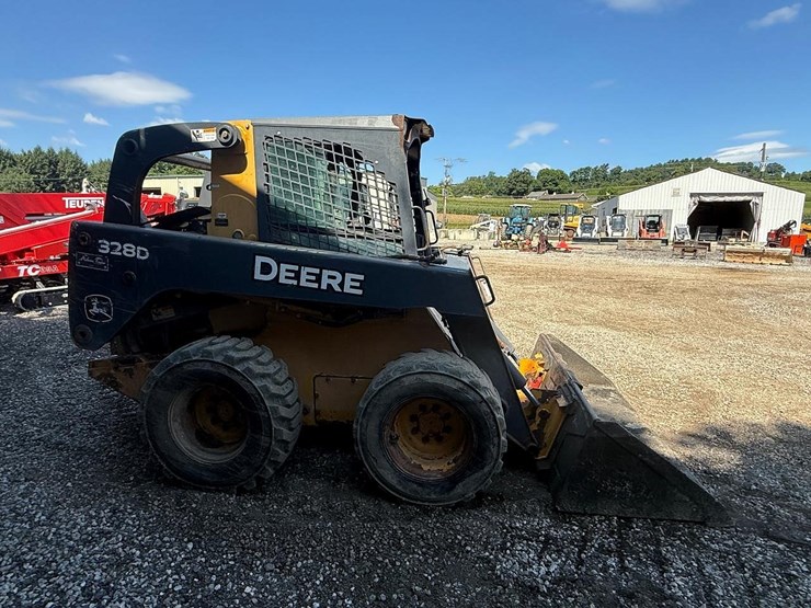 deere-328d-image-5