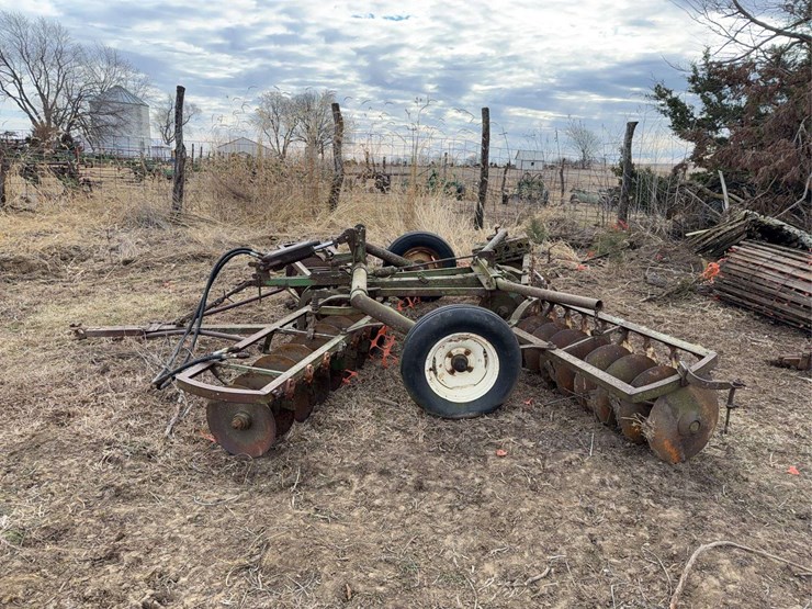 john-deere-11-image-12