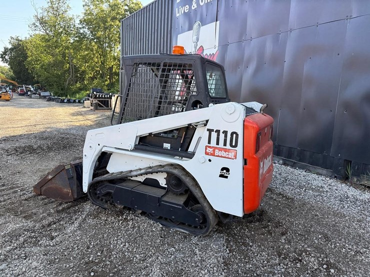 2014-bobcat-t110-image-2