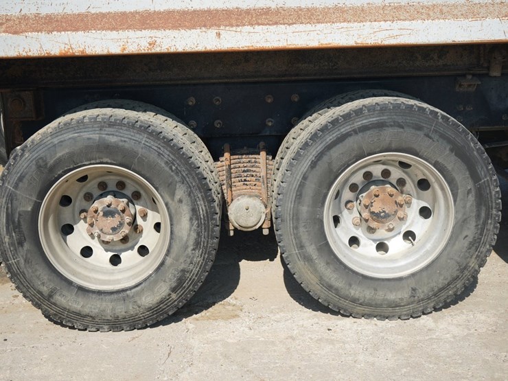 2014-mack-granite-gu713-image-42