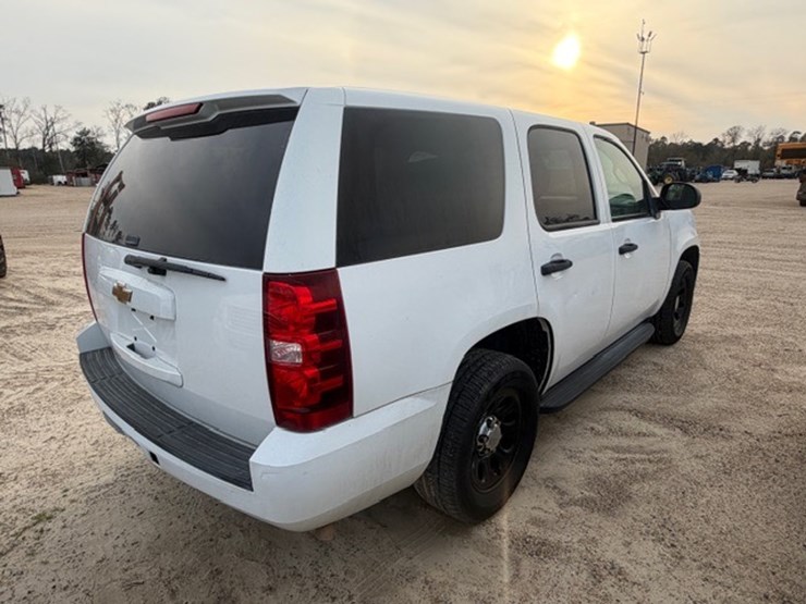 2012-chevrolet-tahoe-image-3