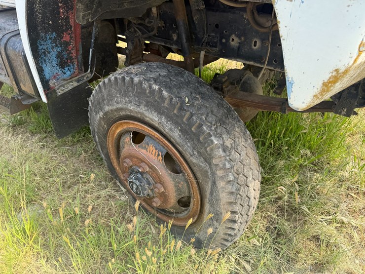1985-ford-f700-image-9