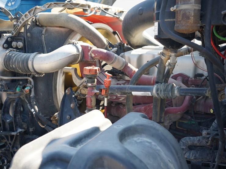 2014-mack-granite-gu713-image-16