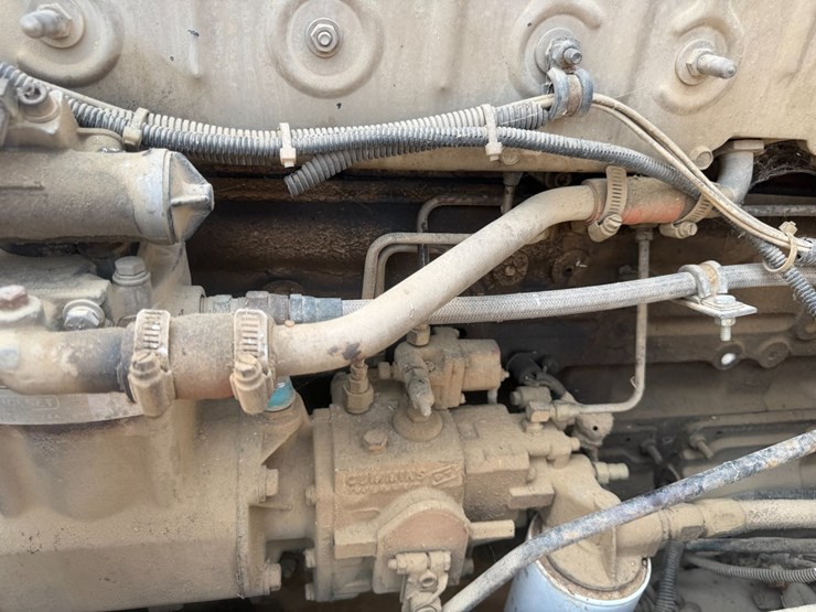 1990-freightliner-fld120-image-50