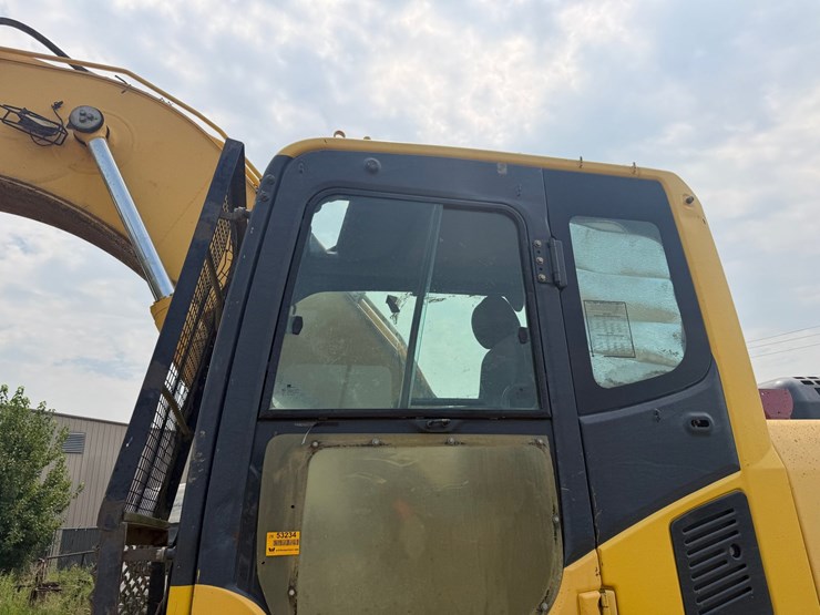komatsu-pc200-image-62