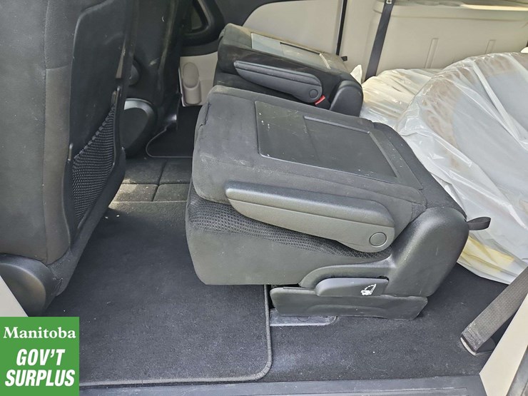 2016-dodge-grand-caravan-sxt-image-23