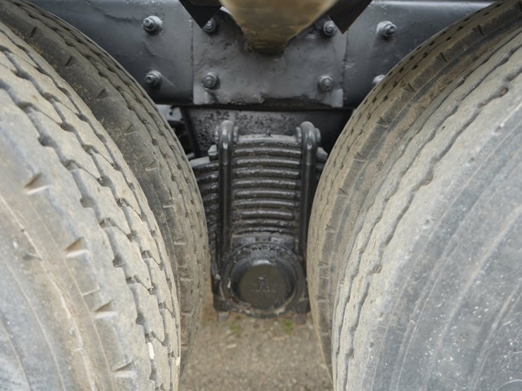 2005-mack-mr688s-image-35