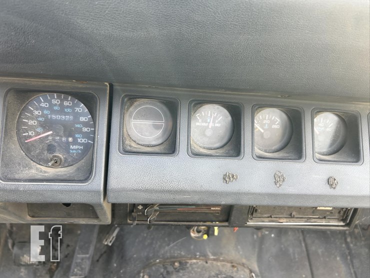 1993-jeep-wrangler-image-13