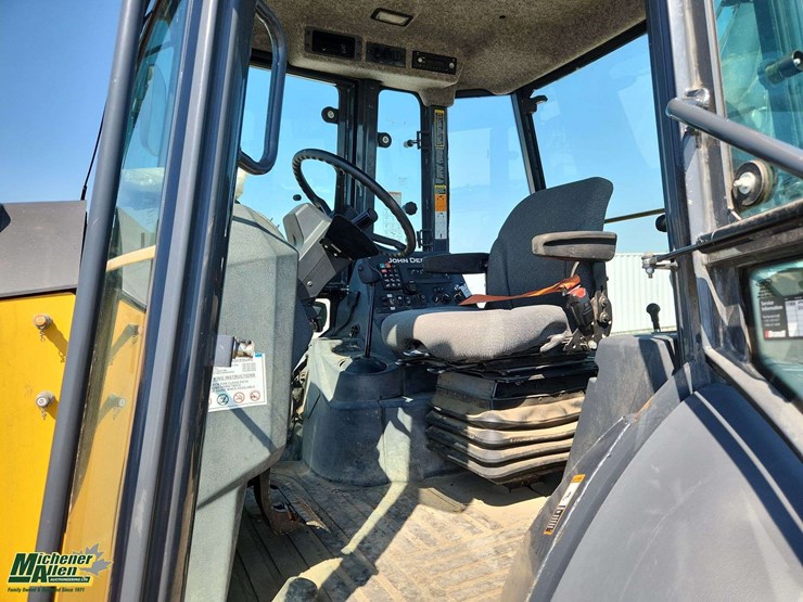 deere-410l-image-36