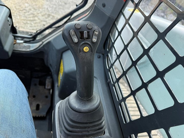 2023-bobcat-t86-image-21