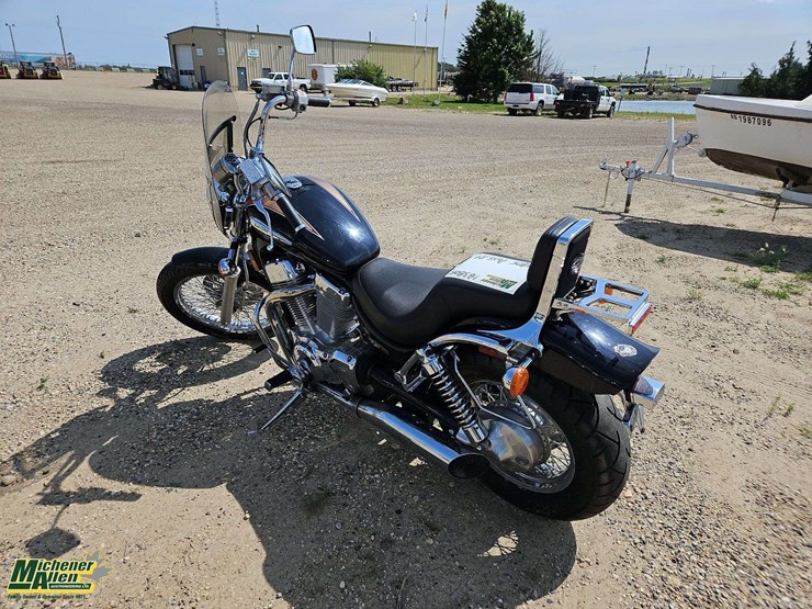 1996-suzuki-intruder-vs1400gl-image-6