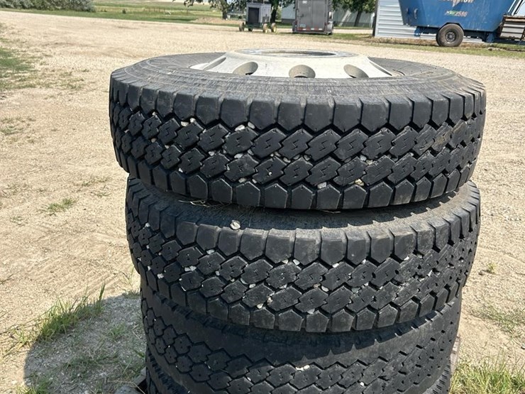4x-295/75r22.5-rims-and-tires-image-9