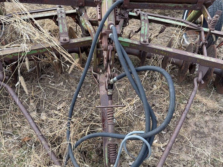john-deere-11-image-8