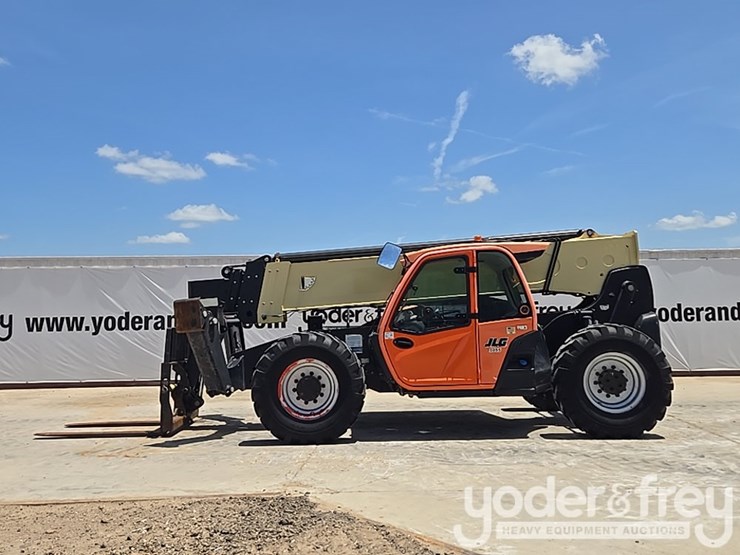 2018-jlg-1055-image-2
