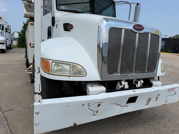 2007-peterbilt-335-image-14