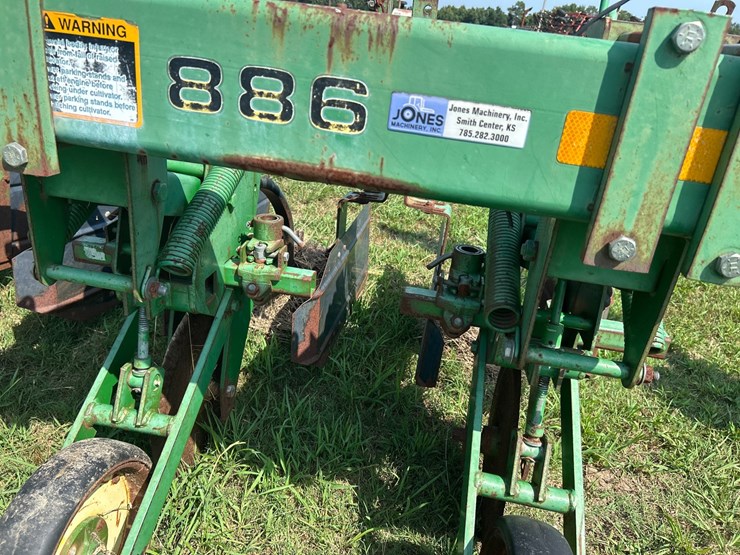 john-deere-886-image-13