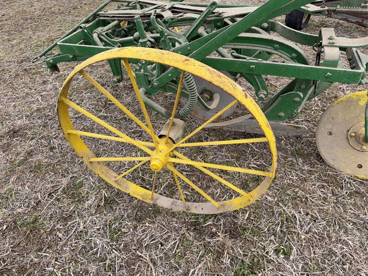 john-deere-two-bottom-plow-image-15