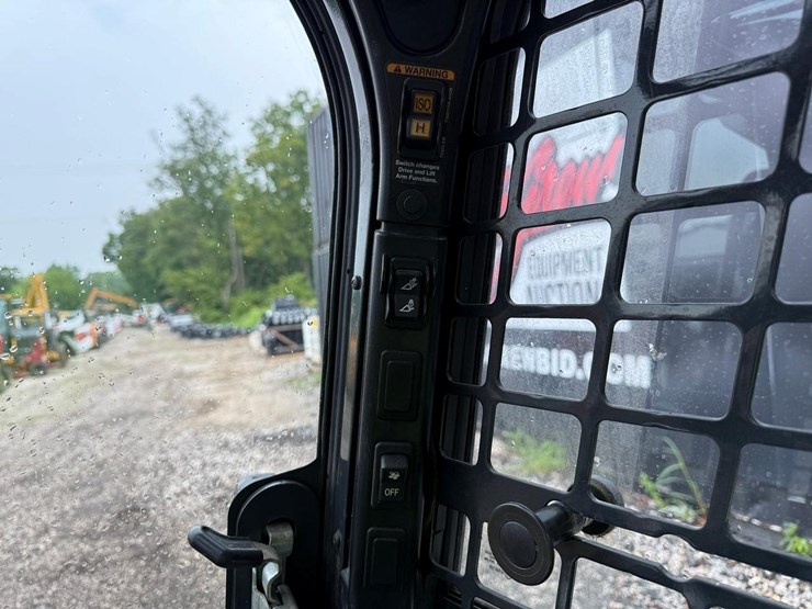 2022-bobcat-s770-image-21