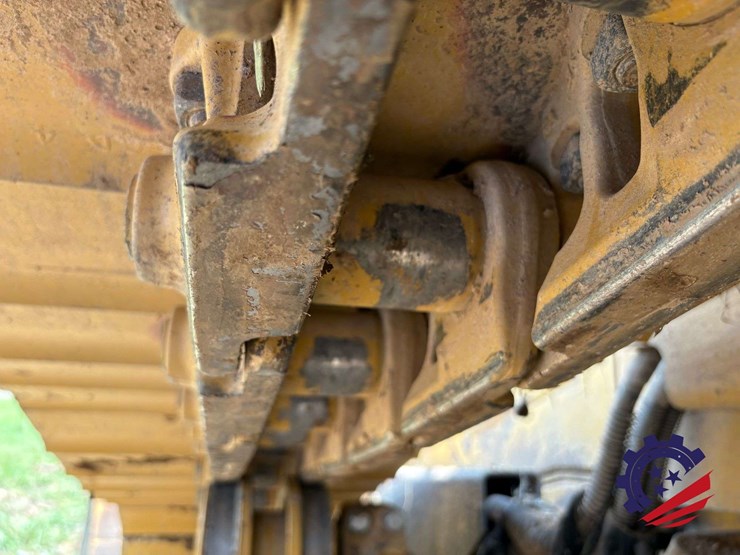 2015-caterpillar-d6t-lgp-image-38